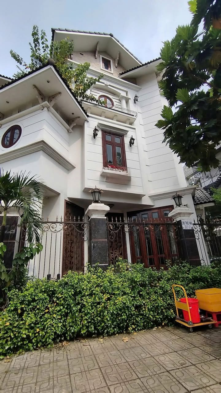 Nhà mặt tiền Lê Thúc Hoạch, Tân Phú 144m² giá 60 triệu - Kinh doanh đa ngành nghề!