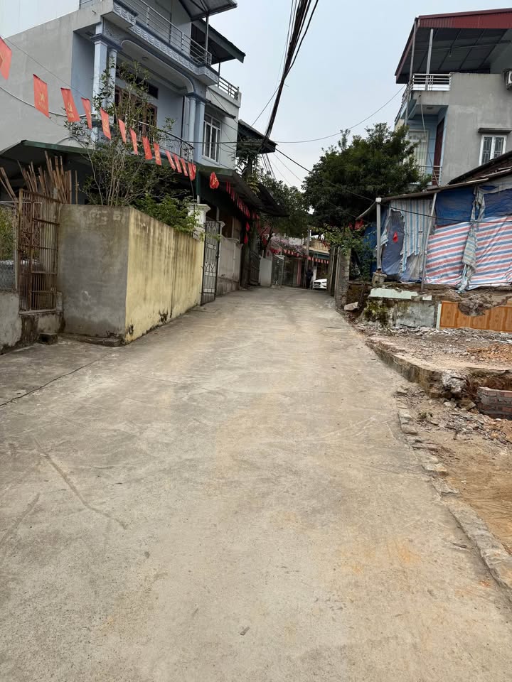 Đất 2 mặt tiền ngõ 810 Yên Ninh 78m² giá chỉ 1.3 tỷ - Vị trí đẹp hiếm có!