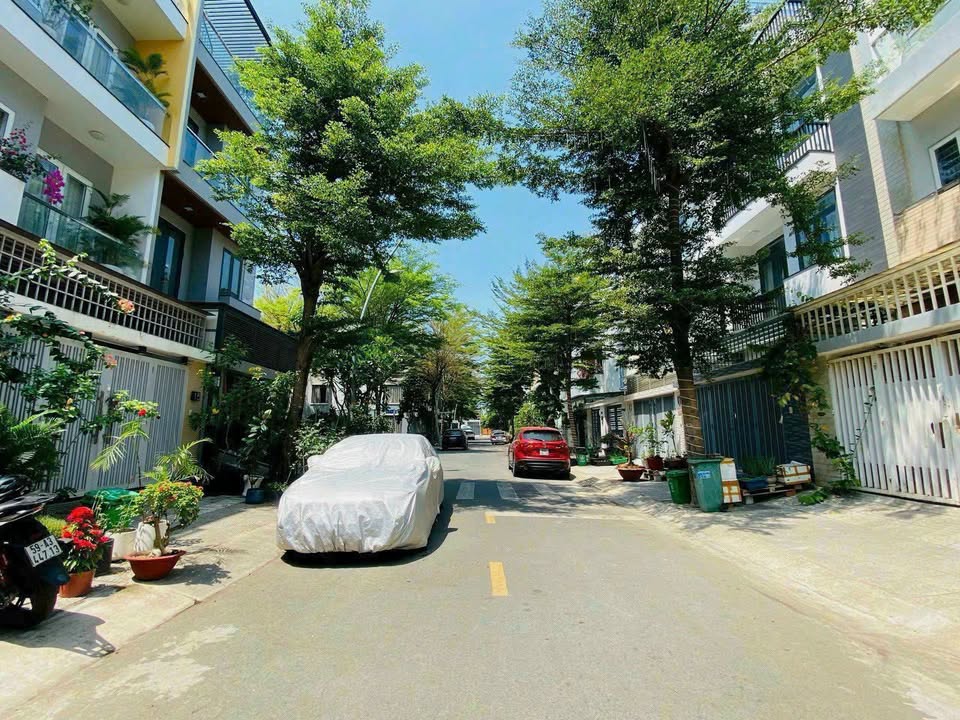 Nhà phố 4 tầng KDC Phú Mỹ Quận 7, diện tích 95m² giá 13.6 tỷ - Cuộc sống hiện đại và tiện nghi!