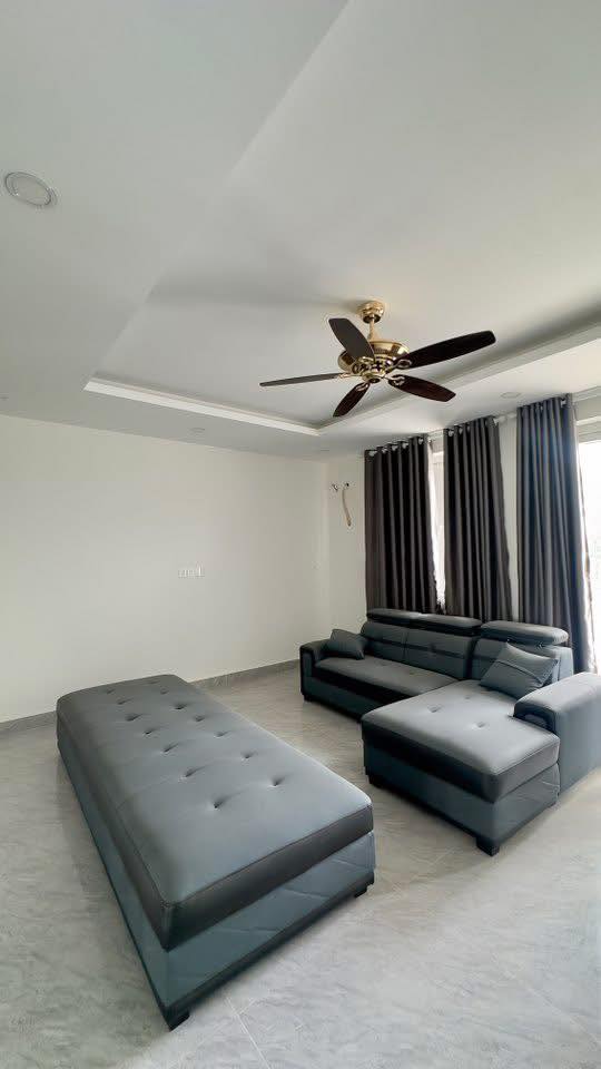 Shophouse tại Khu Đô Thị Dragon Villages, Thủ Đức, 140m² giá 8.8 tỷ - Nội thất mới 100%!