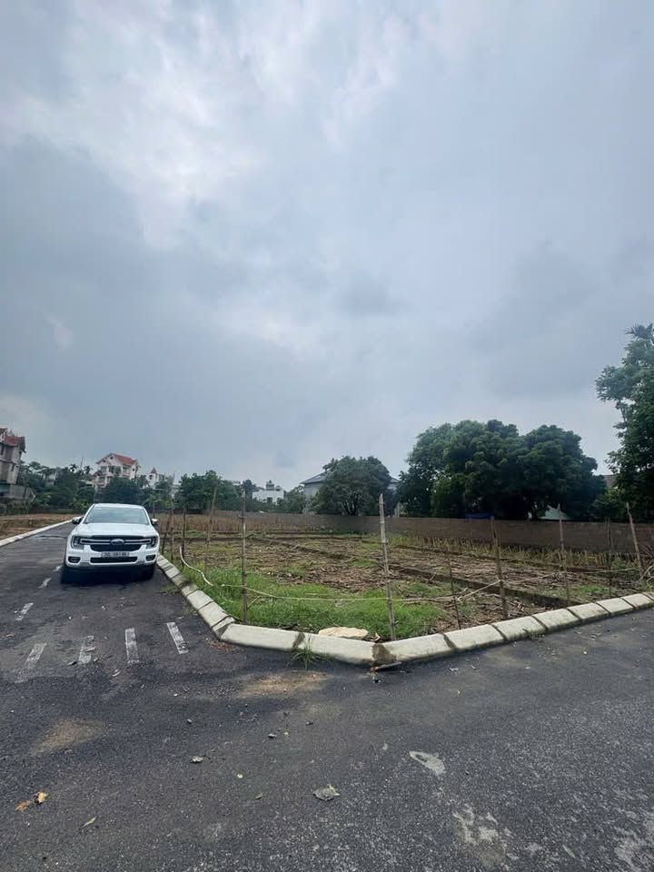 Đất nền Phú Cát Quốc Oai 107m² giá 4 tỷ - Sổ đỏ chính chủ, kinh doanh thuận lợi!