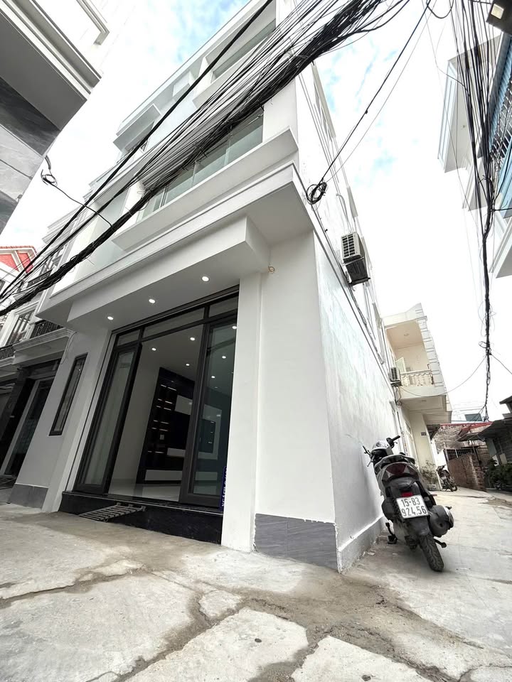 Bán nhà Lê Chân Hải Phòng 60m² giá 4.05 tỷ - Độc lập, 3 tầng lô góc thoáng mát!