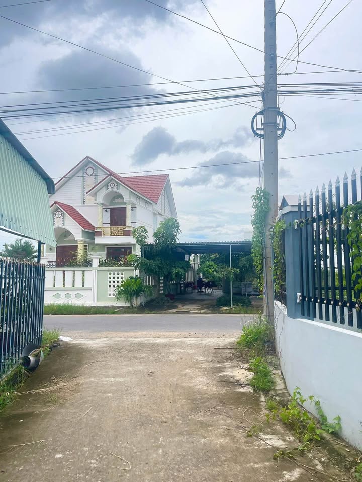 Đất nền Hàm Liêm 1579m² giá chỉ 650 triệu - Đường bê tông ô tô tận nơi!