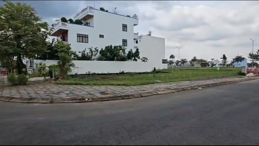 Đất nền lô góc 2 mặt tiền Trần Hưng Đạo 169m² giá 3.1 tỷ - Kinh doanh thuận lợi!