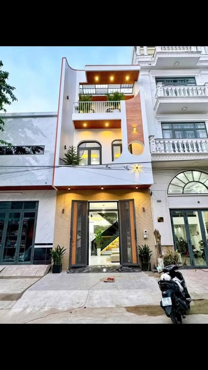 Nhà 1 Trệt 2 Lầu KDC Văn Hóa Tây Đô - 4.8 tỷ - Đầy đủ nội thất cao cấp!