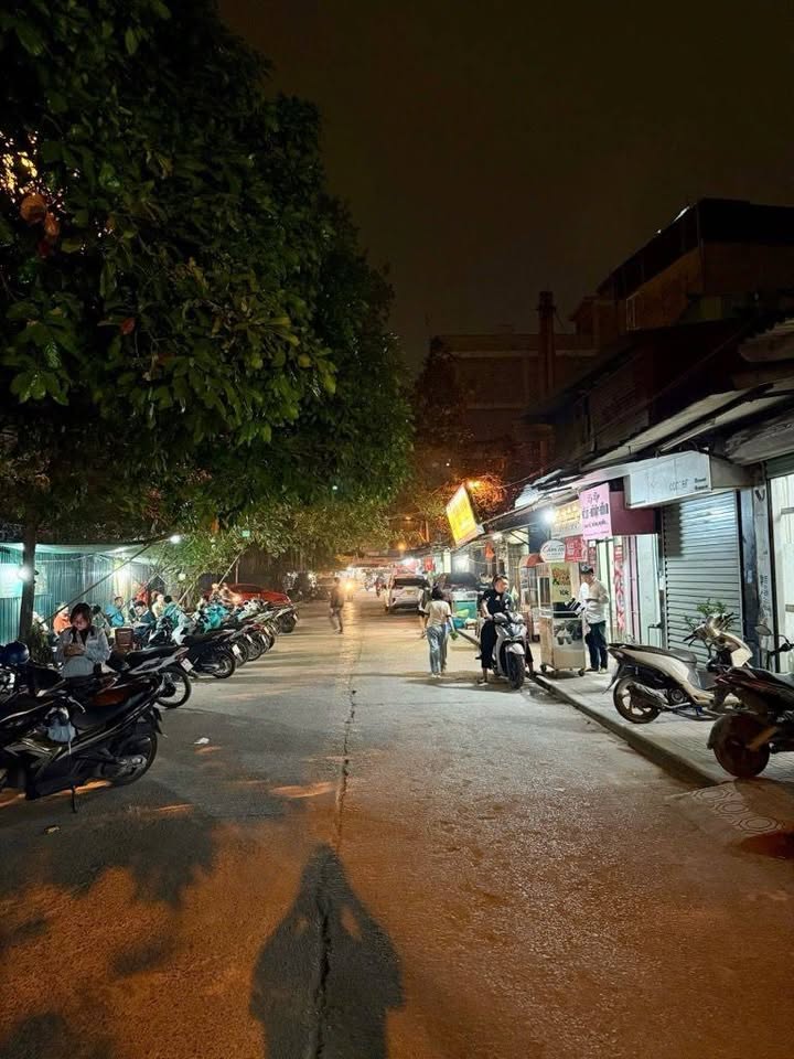 Nhà mặt phố Dương Văn Bé, Hai Bà Trưng, 71m² giá 21 tỷ - Gần chợ, siêu thị