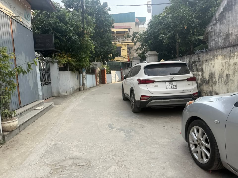 Nhà phố Thạch Bàn, Long Biên 31m² giá 5.75 tỷ - Ô tô đỗ cổng, tiện ích đầy đủ!