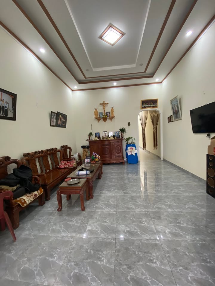 Nhà mặt tiền đường Nguyễn Tuân, 350m² giá 3 tỷ - Sẵn sàng vào ở ngay!