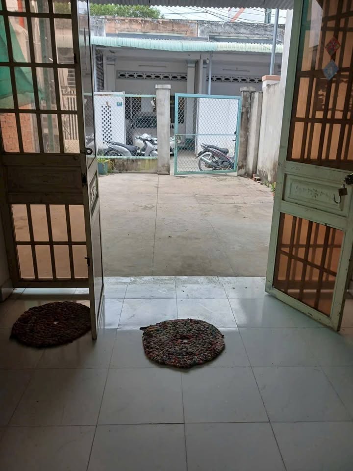 Nhà phố Tân Ninh 100m² giá 1.2 tỷ - Vào ở ngay, an ninh tốt!