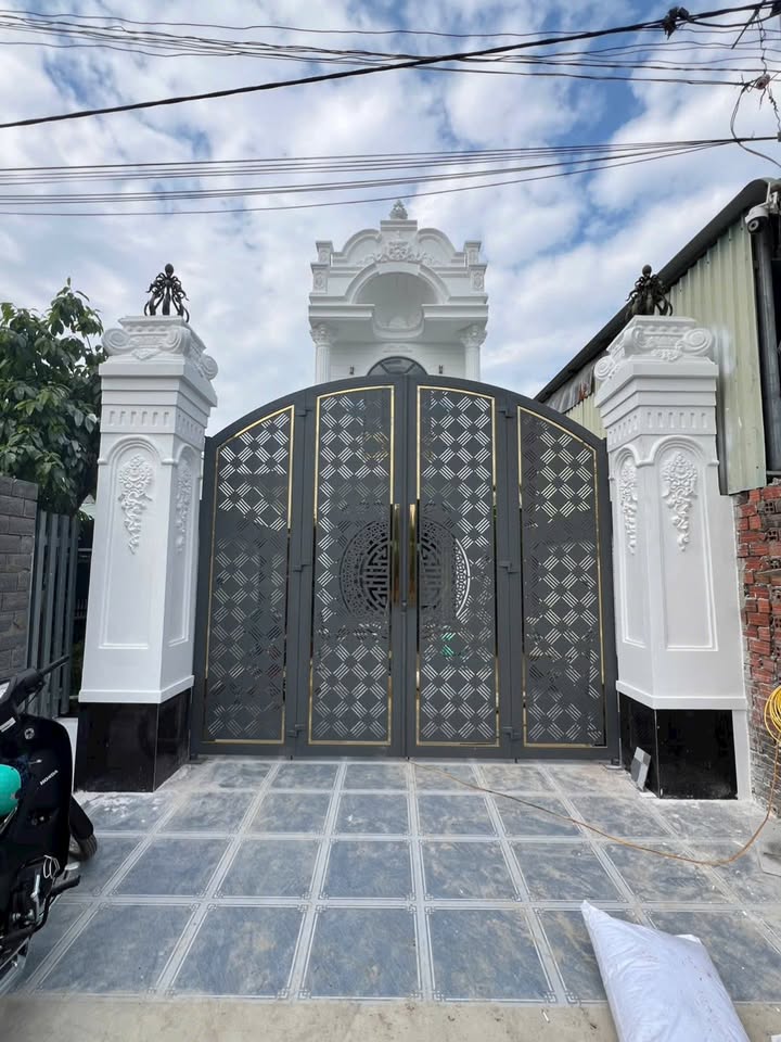 Nhà đẹp mới xây tại hẻm 3 đường Phan Đình Giót, 130.5m² giá 2.79 tỷ - Sang trọng và tiện nghi!