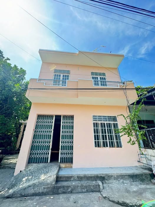 Nhà 2 Tầng Hòa Xuân, Đà Nẵng 100m² giá 3.5 tỷ - Thiết kế hiện đại, sẵn sàng ở ngay!