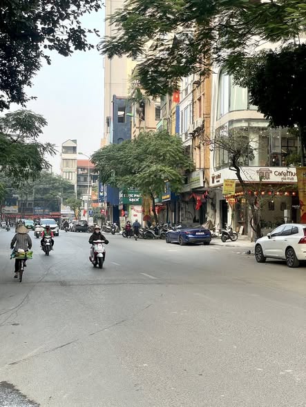 Nhà phố Giang Văn Minh, Ba Đình 43m² giá 12.5 tỷ - Gần Lăng Bác, tiện nghi đầy đủ!