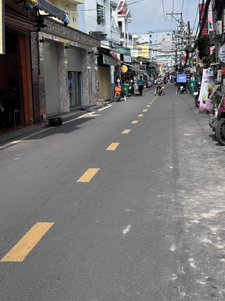 Biệt thự lô góc Huỳnh Tấn Phát Q.7 120m² giá 14 tỷ - Để lại ngay cho bạn!