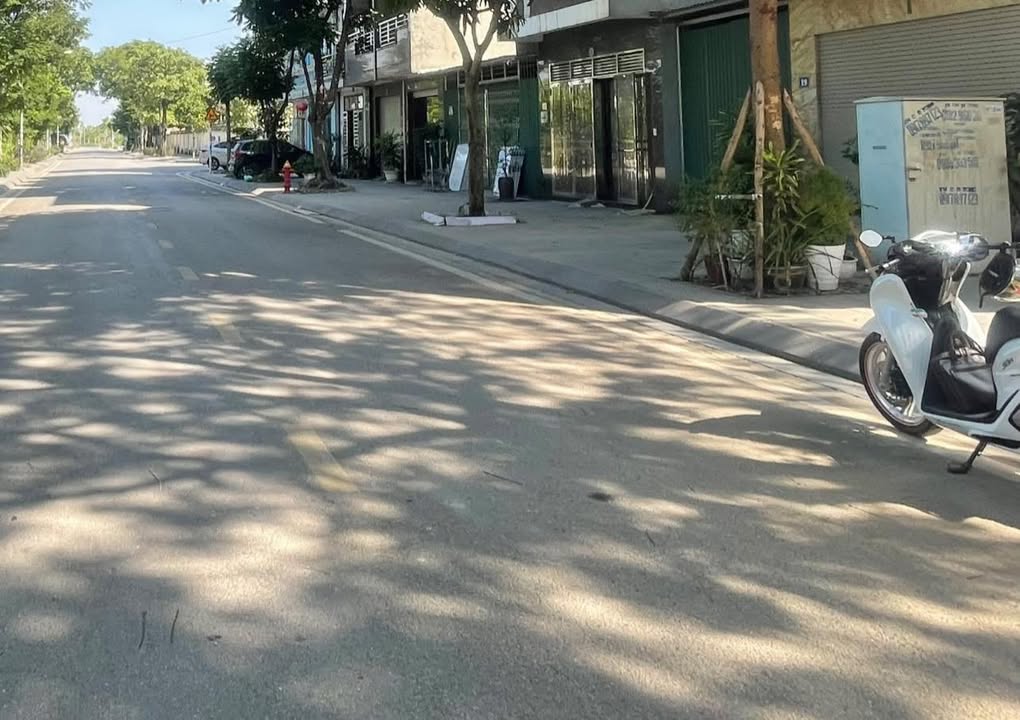 Đất mặt ngõ Việt Hưng Long Biên 48,5m² giá 7,3 tỷ - Đường rộng ô tô tránh nhau!