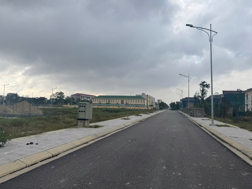 Đất thổ cư Thôn Kinh Nam, Thạch Hưng 195m² giá chỉ 2.2 tỷ - Cơ hội đầu tư tuyệt vời!