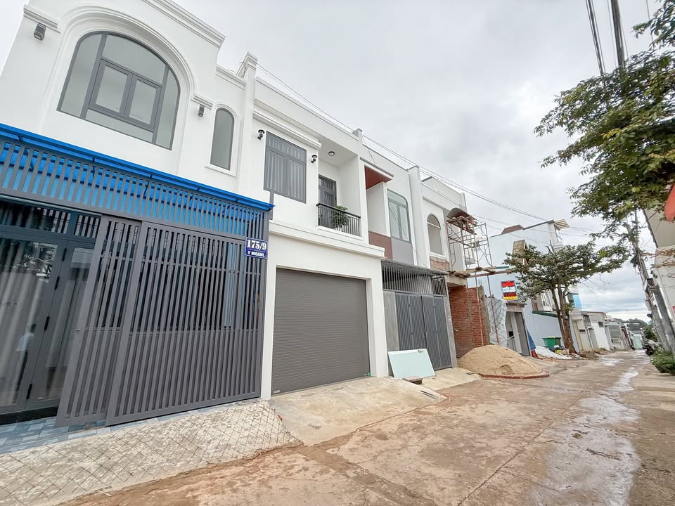 Nhà 2 tầng hẻm 175 Y Moan, Tân Lợi, 70m² giá 4.2 tỷ - Nhà hiện đại, vị trí trung tâm!