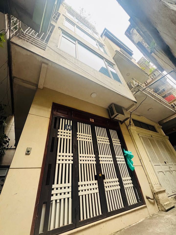 Nhà lô góc Hoàng Hoa Thám, Ba Đình 40m² giá 10 tỷ - An ninh tuyệt đối!