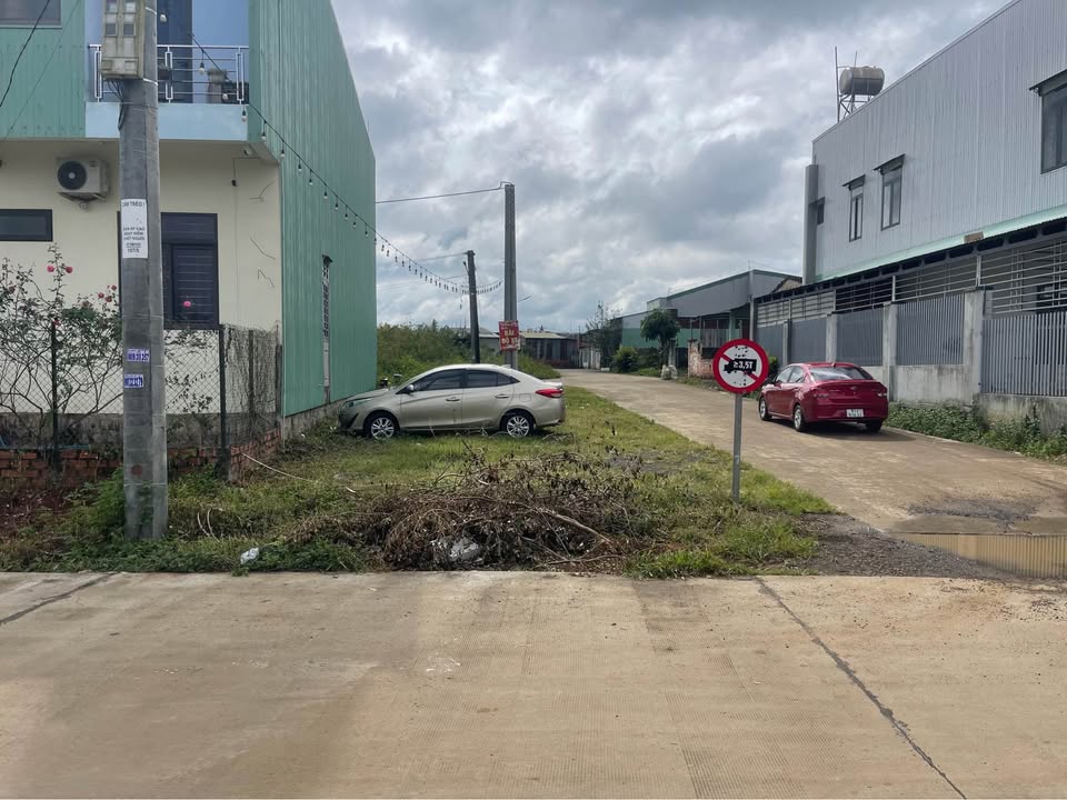 Đất đẹp 3 mặt tiền Hẻm 479 Lý Thái Tổ 175m² giá 1.3 tỷ - Cơ hội đầu tư tuyệt vời!