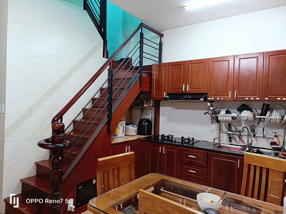 Nhà nguyên căn cho thuê tại Đường Đình Phong Phú, Quận 9, 72m² - Nội thất đầy đủ, vào ở ngay!