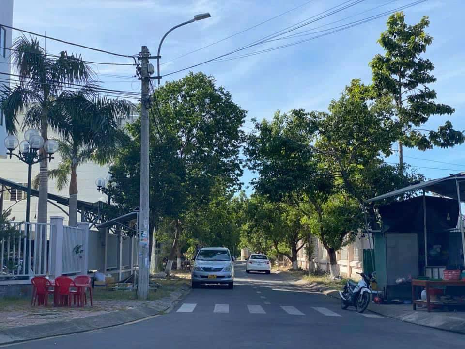 Đất mặt tiền Trần Nam Trung, Quảng Ngãi 140m² giá 2.35 tỷ - Đường xe tải thông thoáng!