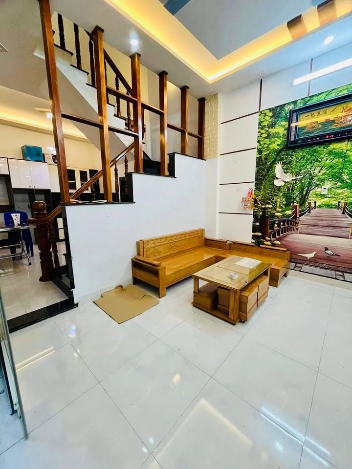 Nhà 2 Tầng Đẹp Tại Đống Đa, Quy Nhơn 40m² giá 1.95 tỷ - Full Nội Thất, Sổ Đỏ Chính Chủ!