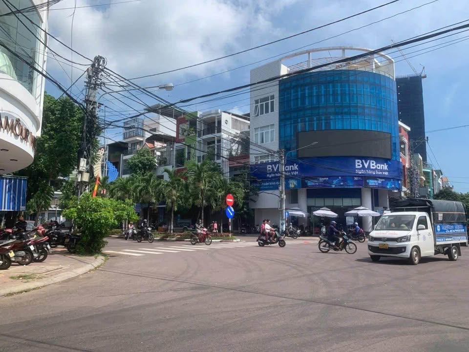 Nhà mặt tiền Tôn Đức Thắng, Quy Nhơn 78.5m² giá 10 tỷ - Kinh doanh sầm uất!