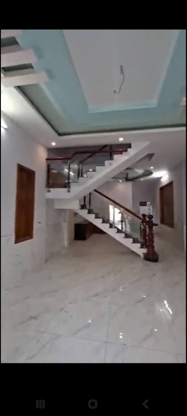 Nhà đẹp Dĩ An 122m² giá 5.5 tỷ - Sổ hồng hoàn công, chủ cần bán gấp!