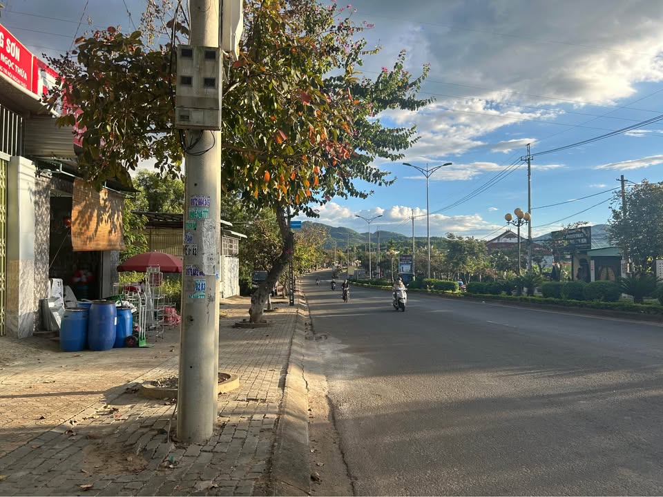 Đất mặt đường Phạm Văn Đồng, Kon Tum 200m² chỉ 1 tỷ - Cơ hội đầu tư tuyệt vời!