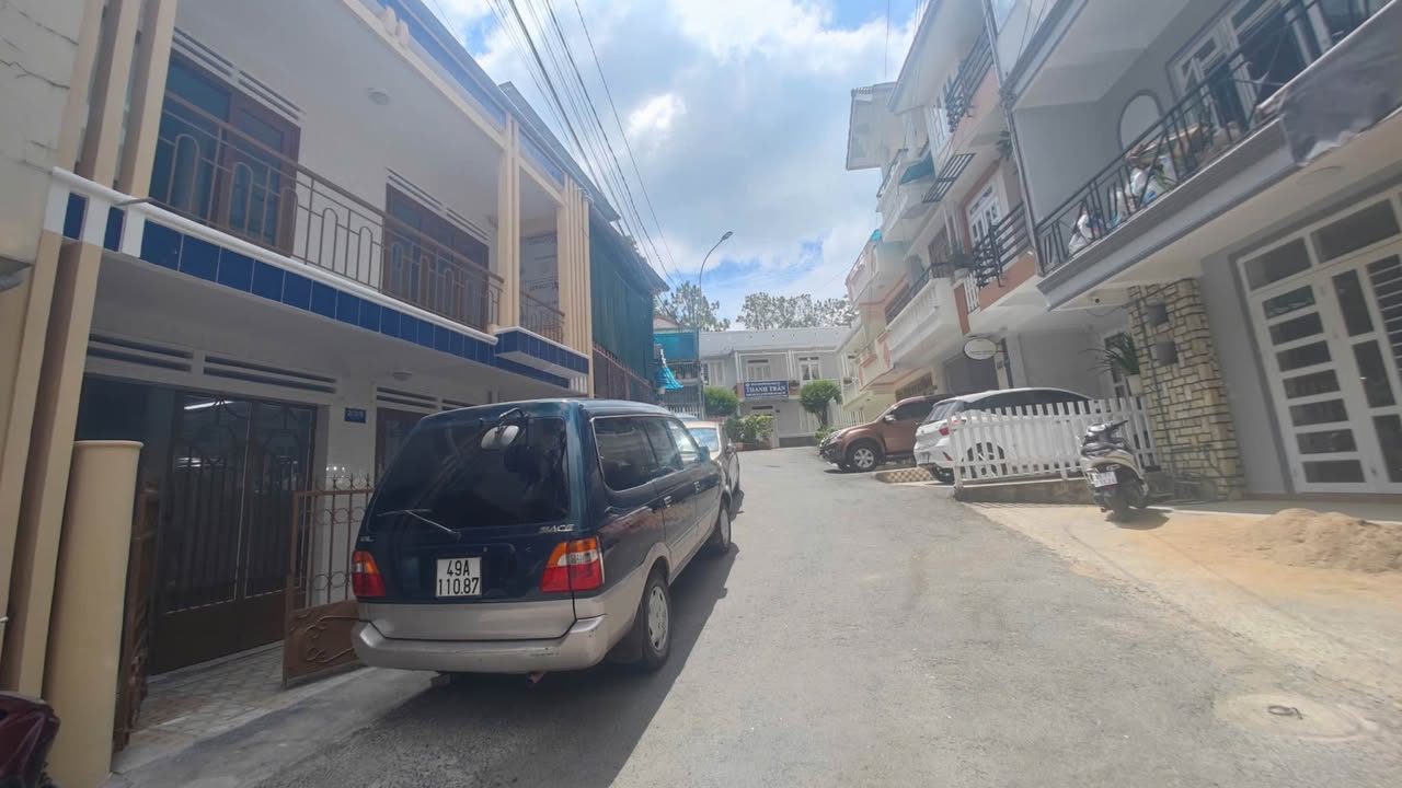 Nhà 2 mặt tiền hẻm Trần Hưng Đạo, Đà Lạt 80.5m² giá 11 tỷ - Vị trí đắc địa, an ninh tốt!