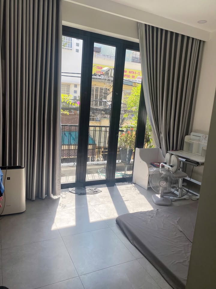 Nhà phố Đường Sơn Hưng, Quận Tân Bình 56m² giá 11 tỷ - Chính chủ bán gấp!