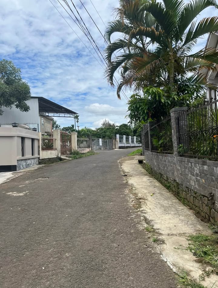 Đất nền mặt tiền Nguyễn Du 1500m² giá 7.2 tỷ - Cơ hội đầu tư tuyệt vời!