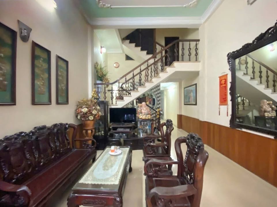 Nhà Cẩm Thủy 62m² giá 4 tỷ - Đường ô tô tránh nhau, sẵn sàng ở ngay!