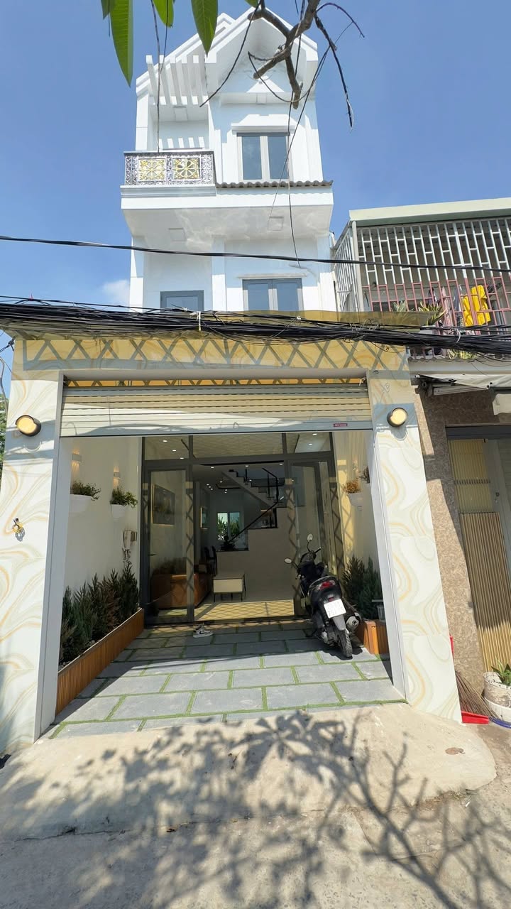 Nhà 3 tầng hẻm xe hơi 1135 Huỳnh Tấn Phát, Phú Thuận, Q7 giá 7.49 tỷ - Sẵn sàng vào ở!