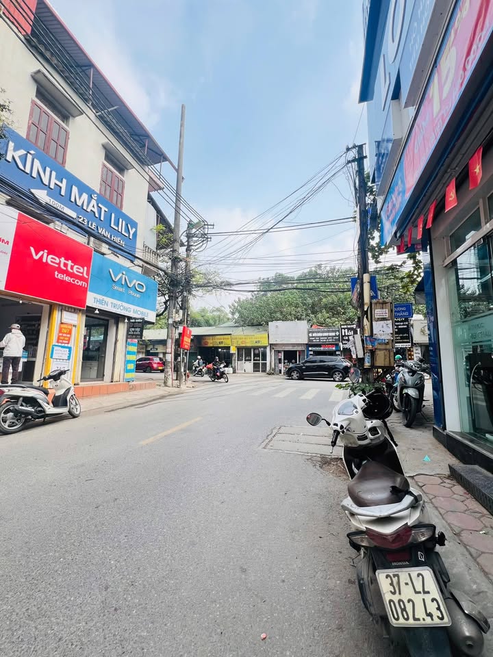 Nhà mặt phố Lê Văn Hiến Bắc Từ Liêm 39m² giá 11 tỷ - Kinh doanh sầm uất ngay trung tâm!