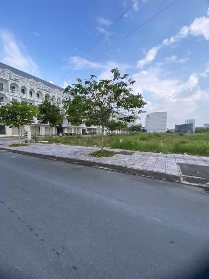 Nhà phố Landmark 60 Vĩnh Long 108m² giá 5.3 tỷ - Đầu tư sinh lời hấp dẫn!