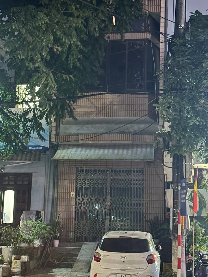 Nhà cho thuê 306 Trần Đăng Ninh 110m² giá 8 triệu - Phù hợp làm văn phòng hoặc kinh doanh!