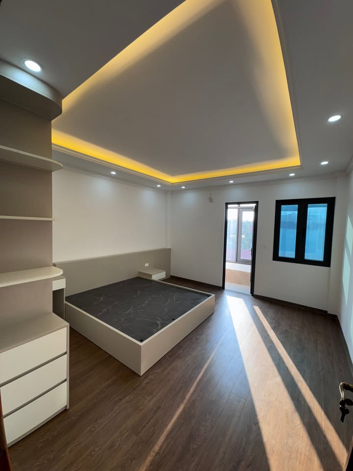 Phòng cho thuê tại 64A Bồ Đề, Long Biên - Giá chỉ 3.5 triệu/tháng