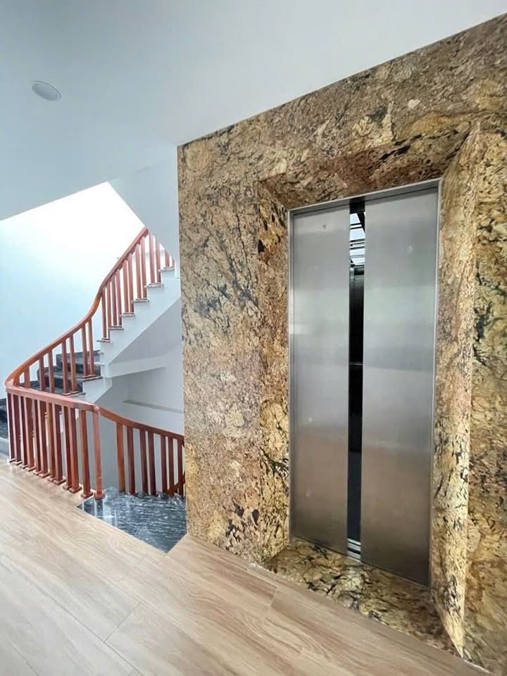 Nhà 5 tầng Phù Đổng 80m² giá thỏa thuận - Đầu tư sinh lời ngay!