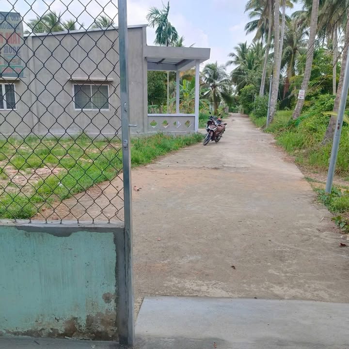 Nhà hẻm xe 16 chỗ gần cầu Ba Lai, Bến Tre 265.2m² giá 950 triệu - Đầu tư sinh lời ngay!