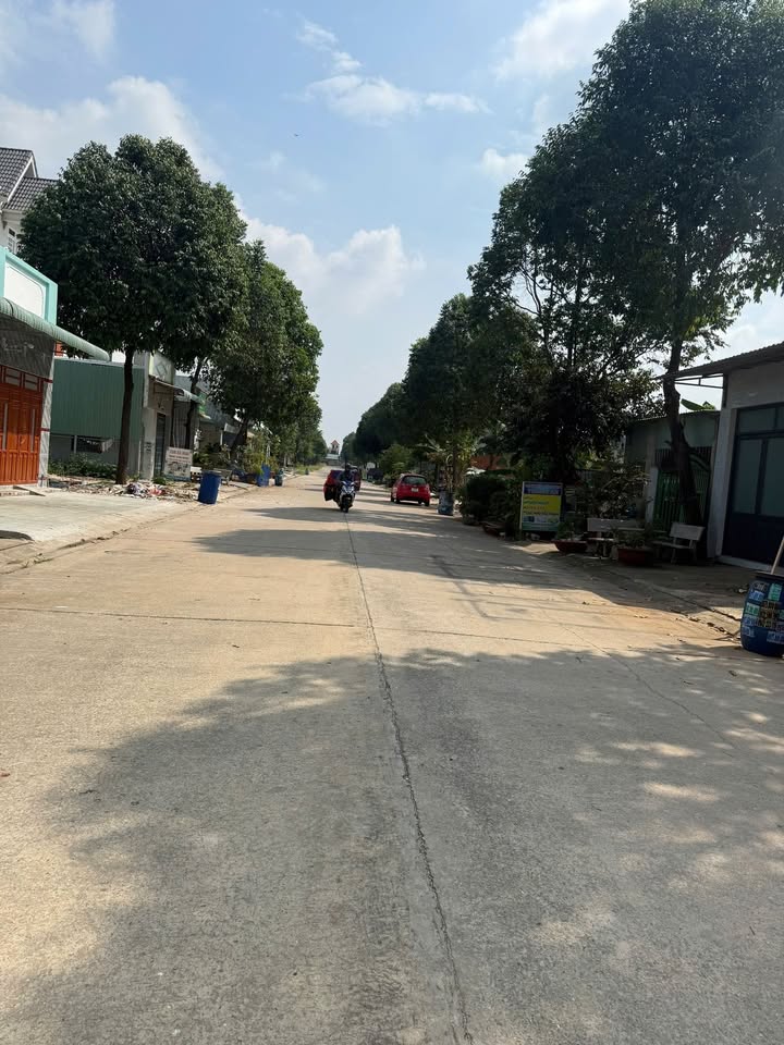 Đất nền thổ cư 150m² đường NL6, Bến Cát, Bình Dương giá 1.8 tỷ - Vị trí đẹp gần trường học!