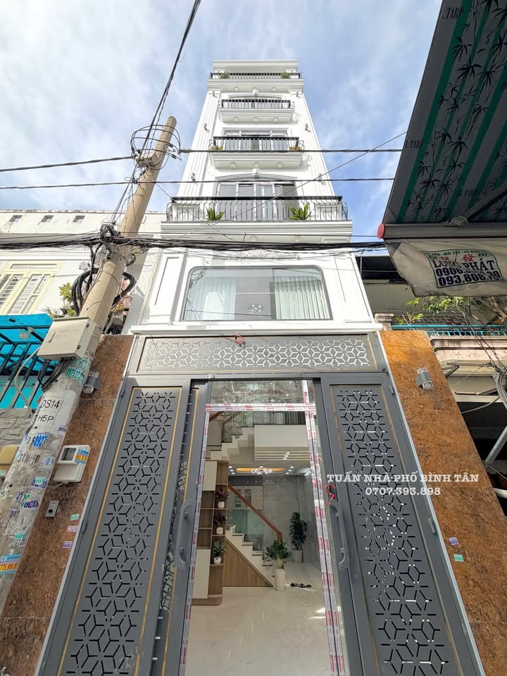 Nhà Bình Tân 40m² giá 6.45 tỷ - Đường xe hơi thông thoáng, chính chủ bán!