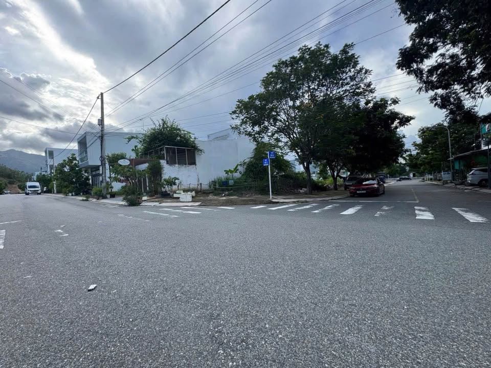 Đất nền Phước Đồng Nha Trang 83.5m² giá 5.68 tỷ - Lô góc 2 mặt tiền tuyệt đẹp!