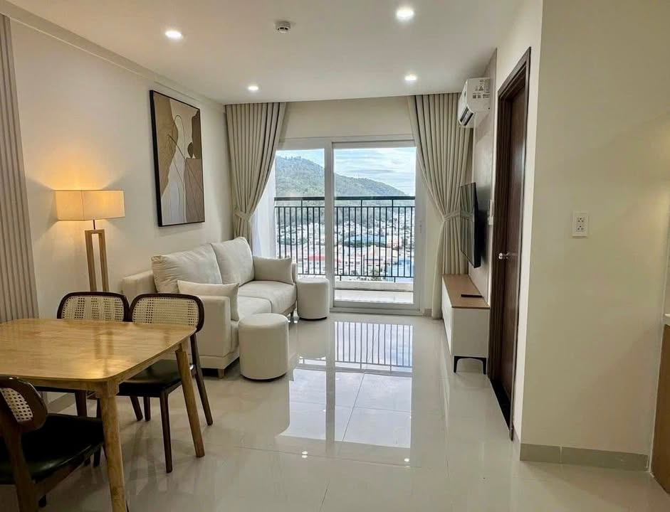 Căn hộ Chung cư Hoàng Văn Thụ Quy Nhơn 63m² giá 1.46 tỷ - Full nội thất, sổ hồng riêng!