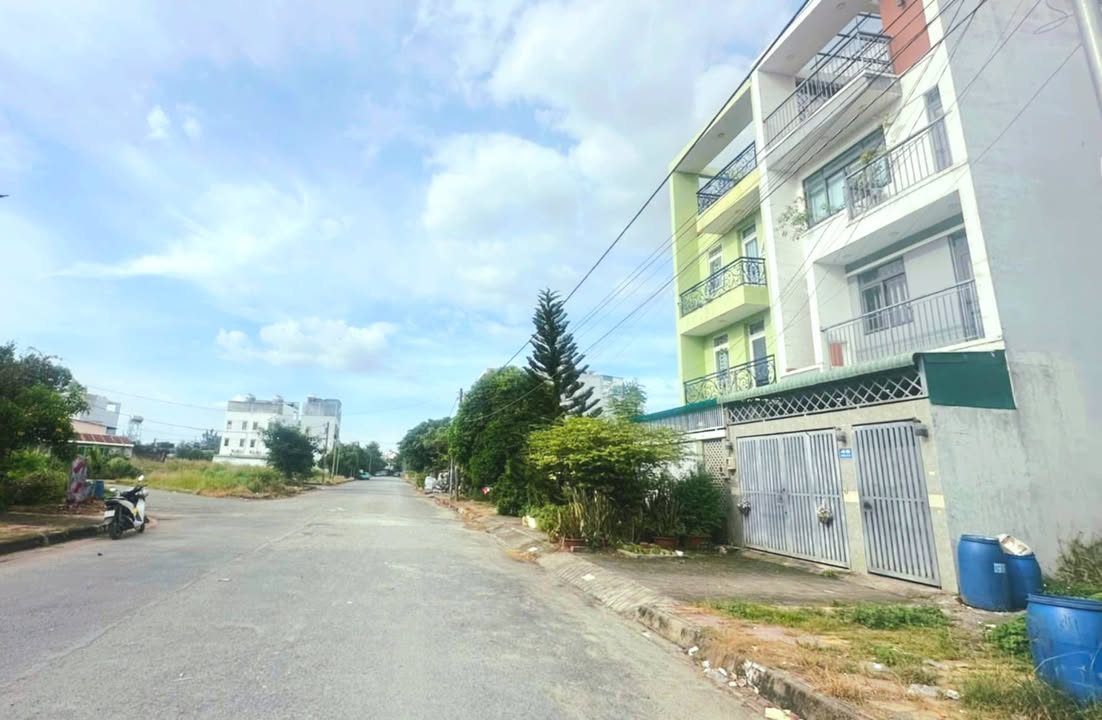 Căn hộ dịch vụ 110m² Thủ Đức giá 8 tỷ - Đầu tư sinh lời cao!