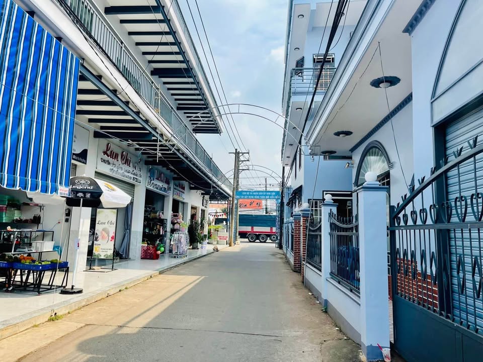 Nhà mặt tiền đường Thanh Sơn, Tân Phú, 172m² giá 2.05 tỷ - Kinh doanh đắc địa!