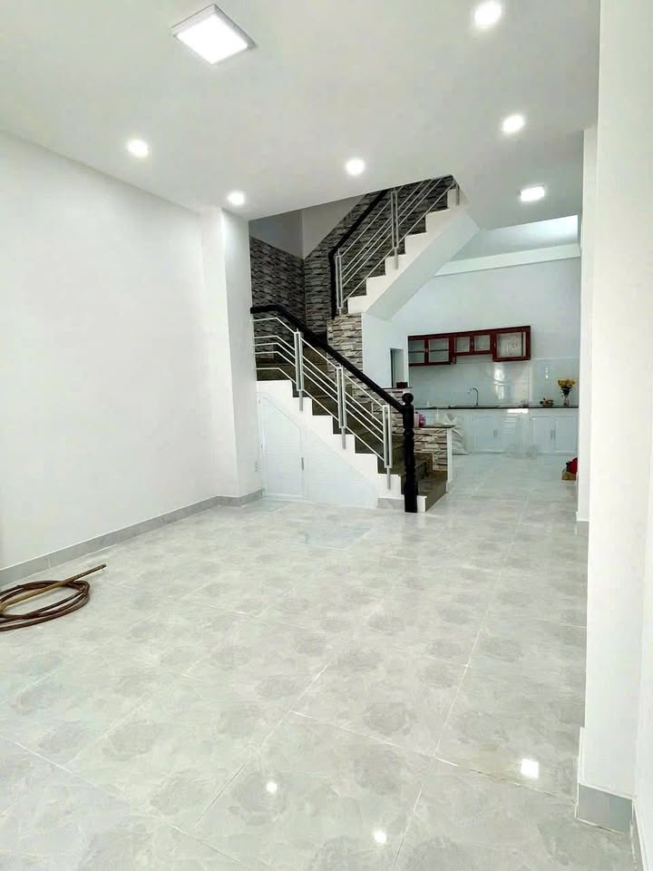 Nhà mặt tiền cho thuê ở Chợ Bình Long, Quận Bình Tân - Giá 11 triệu/tháng