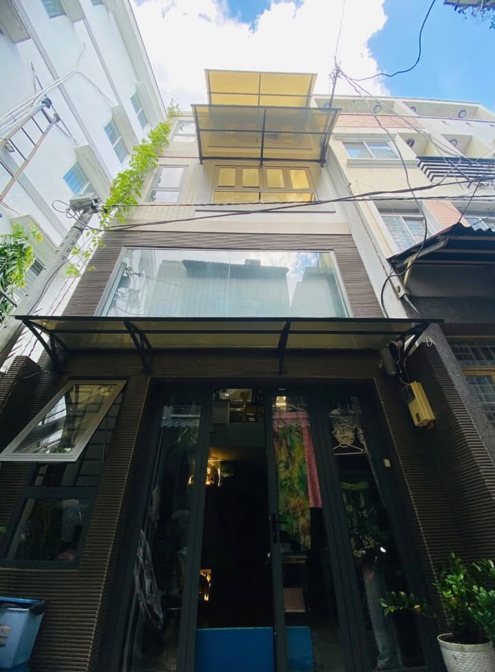 Nhà hẻm Lý Thái Tổ, Quận 3 27m² giá 6.6 tỷ - Bán gấp, nhà đẹp cực nét!