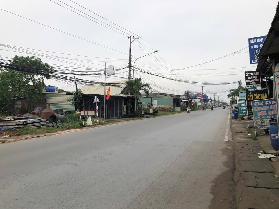 Đất kho, xưởng mặt tiền đường Đức Hòa Thượng 5631m² - Vị trí đắc địa, giá thỏa thuận!