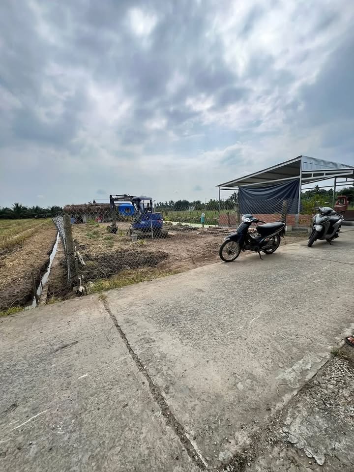 Đất nền thổ cư ấp 4, Hòa Phú 350m² giá 1.3 tỷ - Đường ô tô vào tận nơi!