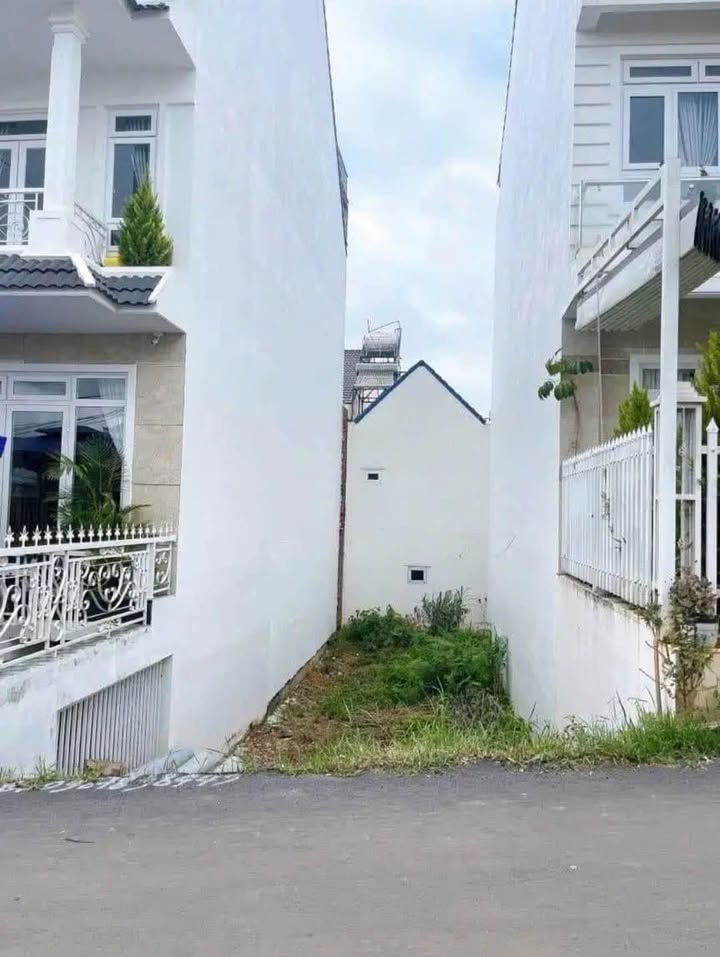 Đất nền đường Nguyên Tử Lực, Đà Lạt 92.2m² giá 7.6 tỷ - Cơ hội đầu tư tuyệt vời!